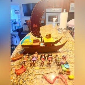 Moana boat and figures